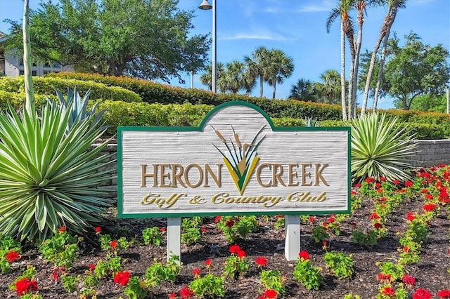 view of community / neighborhood sign