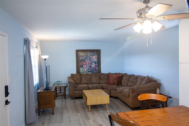 400 Base Unit 225, Venice, FL 34293 - living area featuring light wood-type flooring and ceiling fan