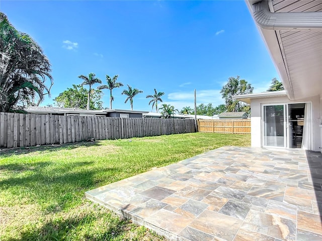 2108 Lee Ln, Sarasota, FL 34231 - view of yard with a patio