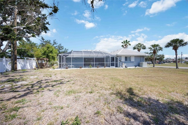 1568 Ringtail Rd, Venice, FL 34293 - back of property with glass enclosure