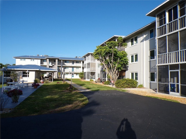 exterior space featuring a lawn