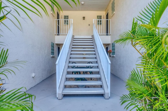 819 Montrose Dr Unit 102, Venice, FL 34293 - view of stairway