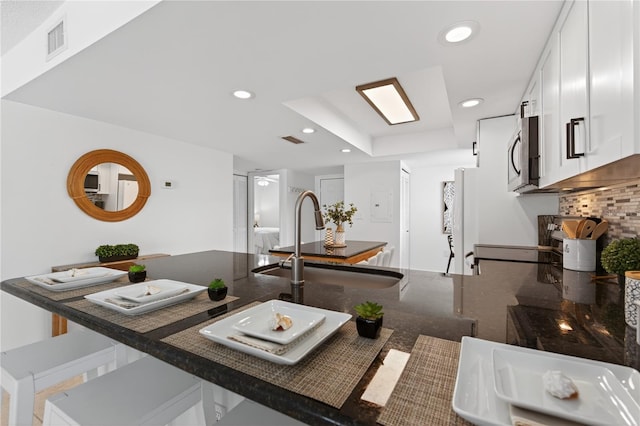 5031 N Beach Rd Unit 118, Englewood, FL 34223 - dining room with recessed lighting