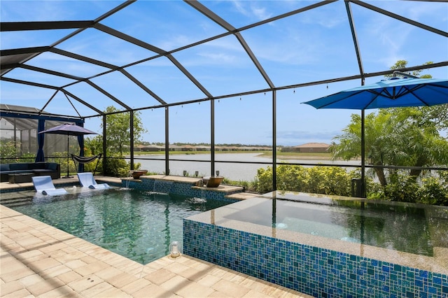 view of swimming pool featuring a patio area, a water view, a lanai, a pool with connected hot tub, and outdoor lounge area