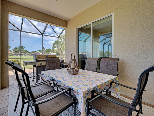 515 Sawgrass Bridge Rd, Venice, FL 34292 - sunroom with outdoor dining space