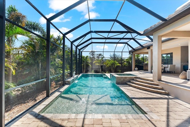 329 Myrtle Ave, Nokomis, FL 34275 - swimming pool featuring an in-ground hot tub, a patio area, and a lanai
