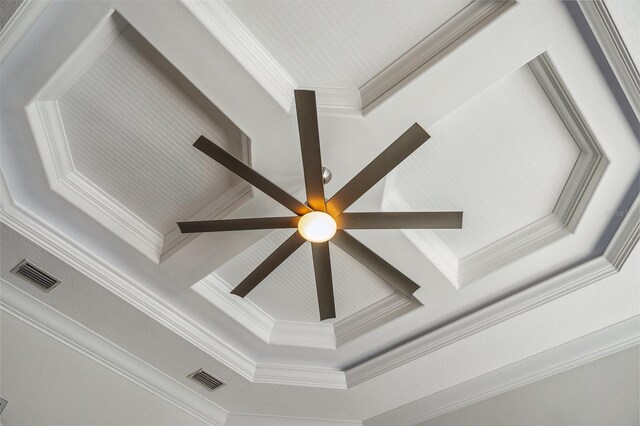 5850 Saddle Oak Trl, Sarasota, FL 34241 - detailed view of crown molding and ceiling fan