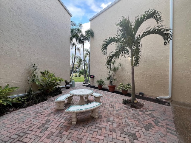 612 Bird Bay Dr S Unit 308, Venice, FL 34285 - view of patio / terrace