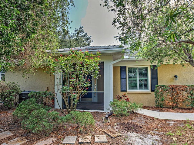 912 Barclay Ct, Venice, FL 34293 - view of front of house featuring stucco siding