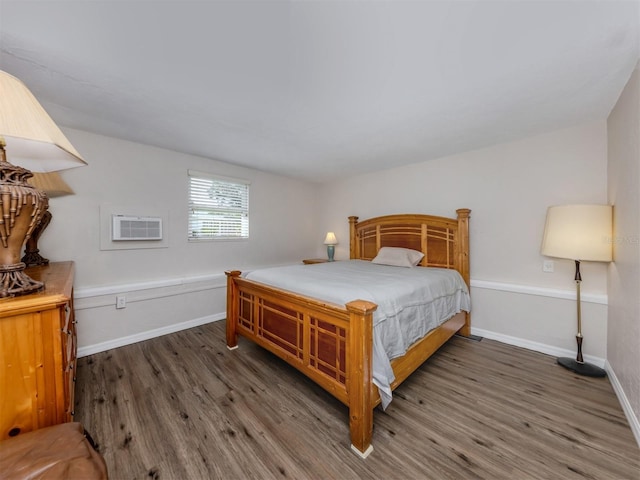 4192 Tarpon Rd, Venice, FL 34293 - bedroom featuring wood finished floors and baseboards