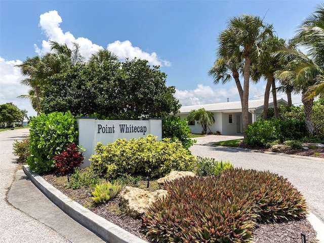 832 Whitecap Cir Unit 5, Venice, FL 34285 - view of community / neighborhood sign
