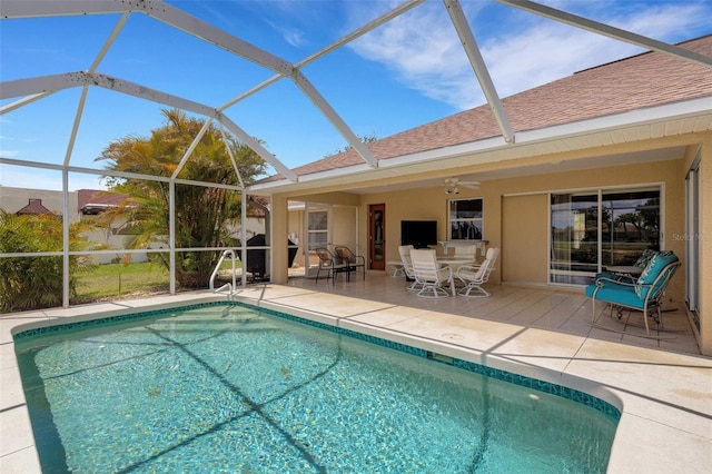 25509 Arequipa Dr, Punta Gorda, FL 33983 - outdoor pool featuring a patio, outdoor dining area, and glass enclosure