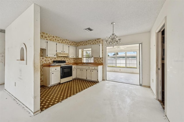 kitchen with electric range, a chandelier, a sink, unfinished concrete flooring, and under cabinet range hood
