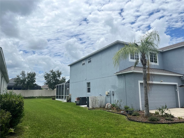 5966 Willows Bridge Loop, Ellenton, FL 34222 - view of home's exterior with stucco siding, a garage, and concrete driveway