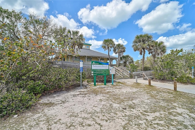 417 Shore Rd Unit A & B, Nokomis, FL 34275 - view of yard