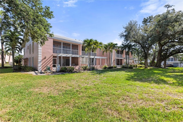 458 Cerromar Rd Unit 382, Venice, FL 34293 - view of grassy yard