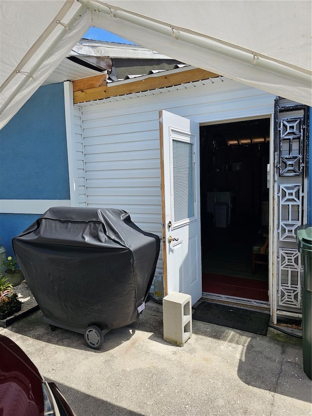 1103 Lucille Ave, Nokomis, FL 34275 - view of garage