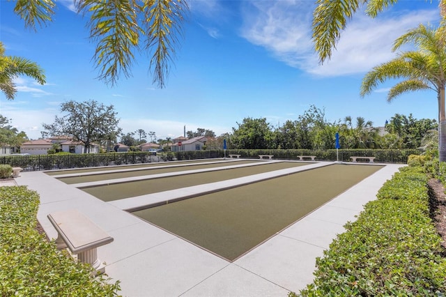 2104 Batello Dr, Venice, FL 34292 - surrounding community with a game area