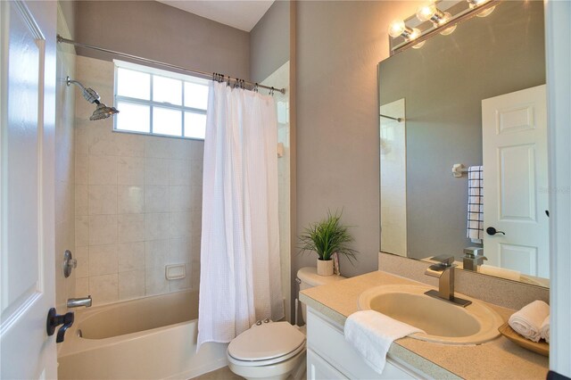 8209 Snowy Egret Pl, Bradenton, FL 34202 - full bath with vanity, shower / bath combo, and toilet