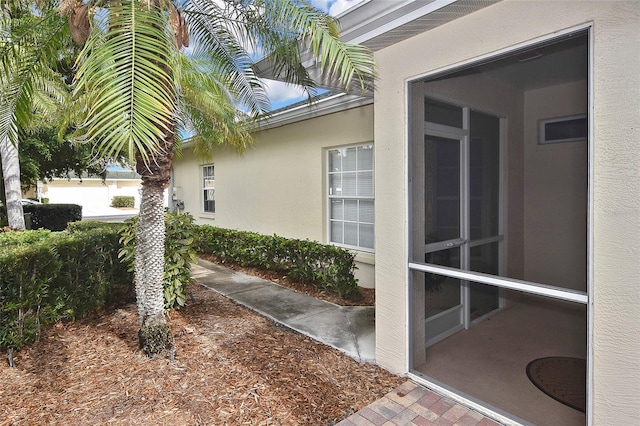 1104 Auburn Cove Cir, Venice, FL 34292 - view of side of home with stucco siding