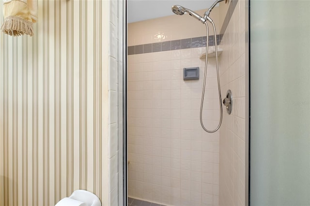 915 S Doral Ln, Venice, FL 34293 - bathroom with a shower stall