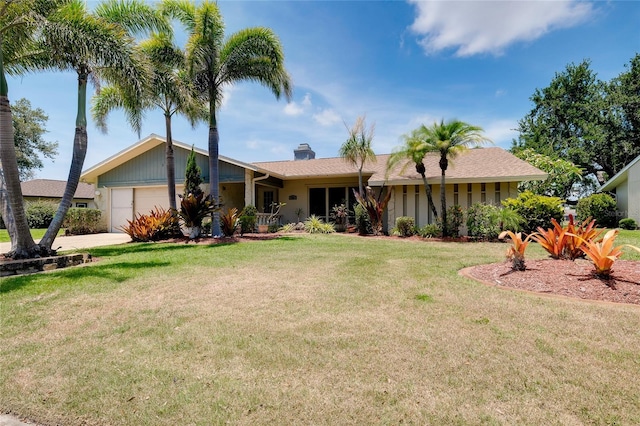 915 S Doral Ln, Venice, FL 34293 - ranch-style home featuring an attached garage, a front yard, and a chimney