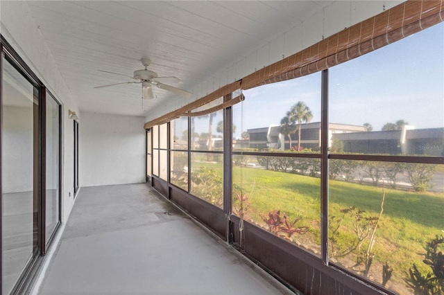 1728 S Lakeside Ct Unit 1720B, Venice, FL 34293 - unfurnished sunroom featuring ceiling fan