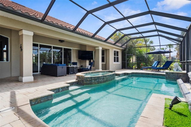 186 Portofino Dr, Nokomis, FL 34275 - view of swimming pool with outdoor lounge area, a patio, a pool with connected hot tub, and a lanai