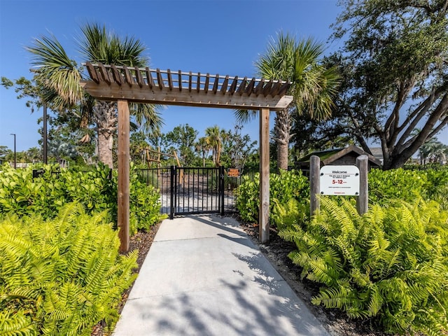 15364 Isla Palma Ln, Nokomis, FL 34275 - view of gate