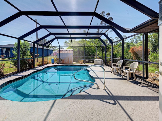 2194 Abalom St, Punta Gorda, FL 33980 - outdoor pool with a patio area and glass enclosure