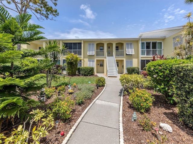 418 Cerromar Ct Unit 158, Venice, FL 34293 - view of property featuring stairs