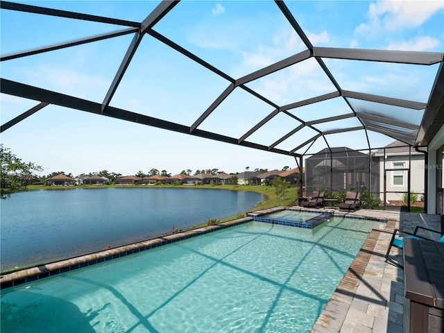 13056 Steinhatchee Loop, Venice, FL 34293 - view of swimming pool featuring a pool with connected hot tub, a patio, and a lanai