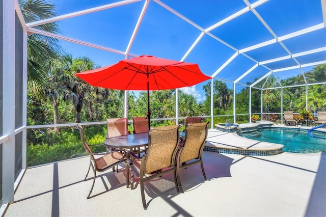 5018 Bella Terra Dr, Venice, FL 34293 - swimming pool featuring an in-ground hot tub, a patio area, and glass enclosure