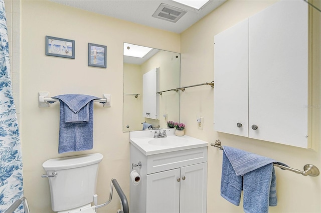 708 Tamiami Trl S Unit 115, Venice, FL 34285 - full bath with vanity and a shower with shower curtain
