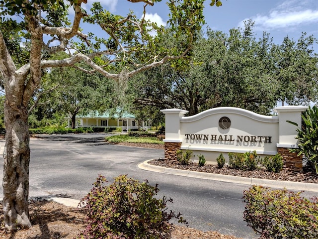 6505 Meandering Way, Lakewood Ranch, FL 34202 - community / neighborhood sign featuring driveway