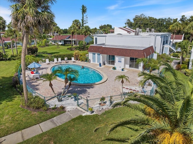 751 Capri Isles Blvd Unit 108, Venice, FL 34292 - community pool with a patio area
