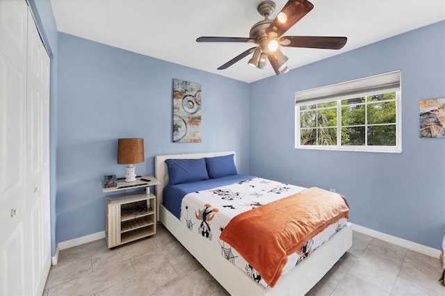 2445 Apache St, Sarasota, FL 34231 - bedroom featuring a closet and a ceiling fan
