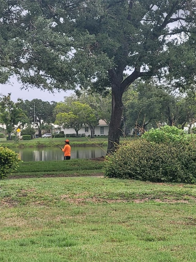 482 Pendleton Pl, Venice, FL 34292 - view of yard featuring a water view