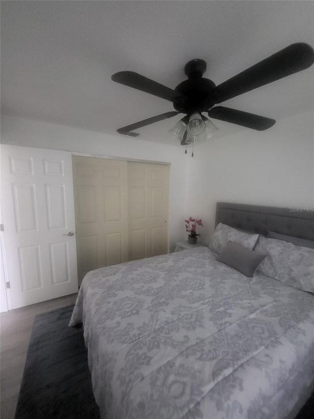 482 Pendleton Pl, Venice, FL 34292 - bedroom with a closet and ceiling fan