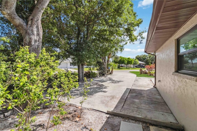 2555 Yucca Rd, Venice, FL 34293 - view of patio / terrace