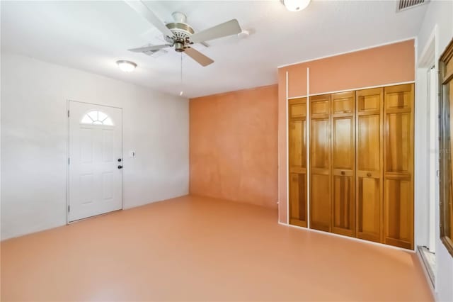 2555 Yucca Rd, Venice, FL 34293 - entryway featuring a ceiling fan