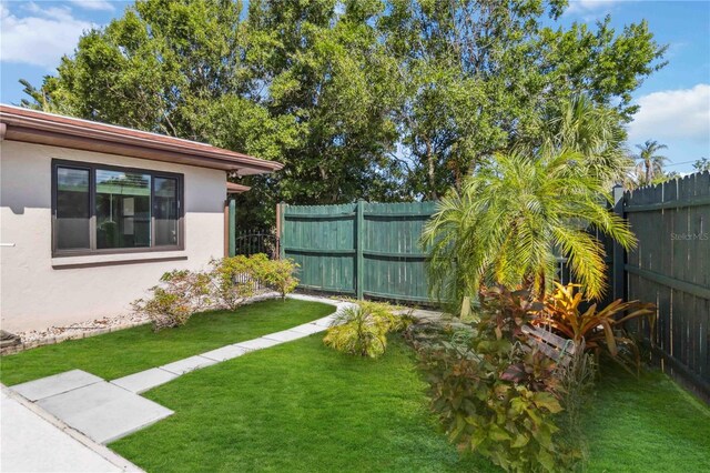 2555 Yucca Rd, Venice, FL 34293 - view of fenced backyard