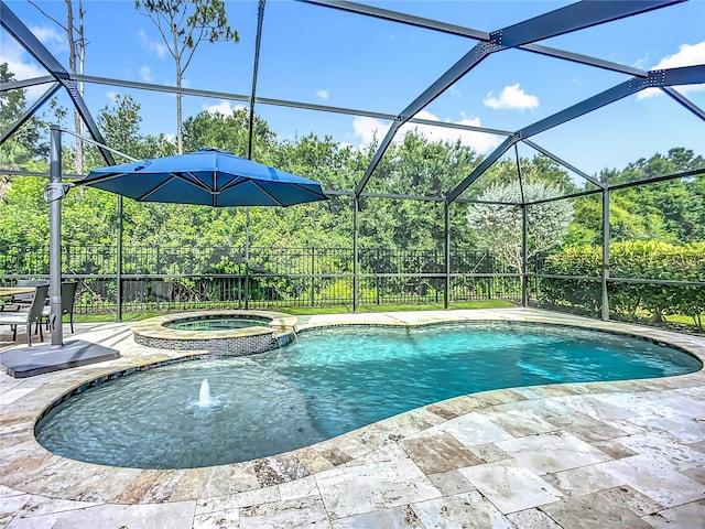 20749 Swallowtail Ct, Venice, FL 34293 - view of swimming pool featuring a patio, a pool with connected hot tub, and a lanai