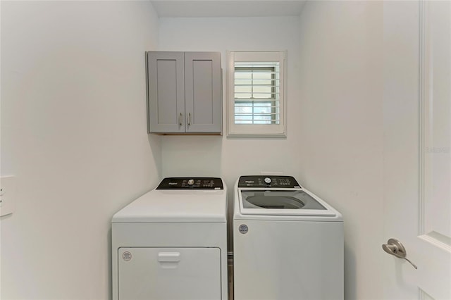 257 Teramo Way, Nokomis, FL 34275 - laundry room featuring cabinet space and independent washer and dryer