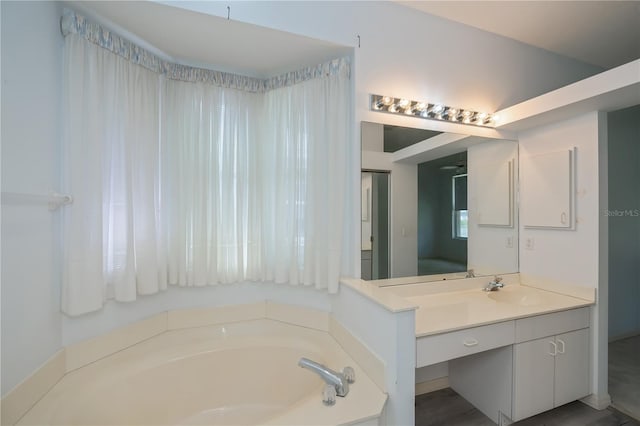 519 Catalina Isles Cir, Venice, FL 34292 - full bath featuring a garden tub and vanity