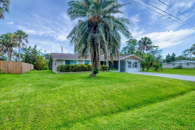 386 Nightingale Rd, Venice, FL 34293 - ranch-style house featuring driveway