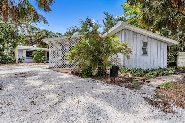 5369 Shadow Lawn Dr, Sarasota, FL 34242 - photo 2