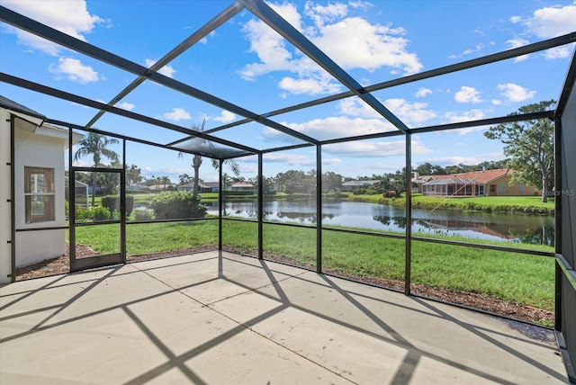 9528 Knightsbridge Cir, Sarasota, FL 34238 - unfurnished sunroom with a water view and a residential view