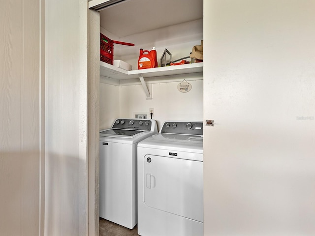 500 Park Blvd S Unit 33, Venice, FL 34285 - laundry area with washer and dryer