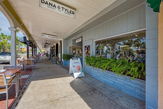 371 Capulet Dr, Venice, FL 34292 - surrounding community